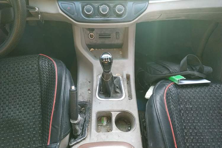 Used FORTHING Lingzhi 2017 M5L 1.6L 7-Seater Standard Model
