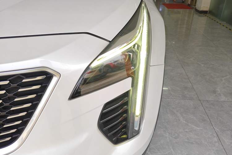 Used Cadillac XT4 2020 28T Two-Wheel-Drive Leading Version