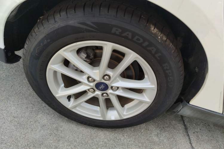 Used Ford Focus 2018 Sedan Classic 1.6L Automatic Trendy SmartDrive Edition
