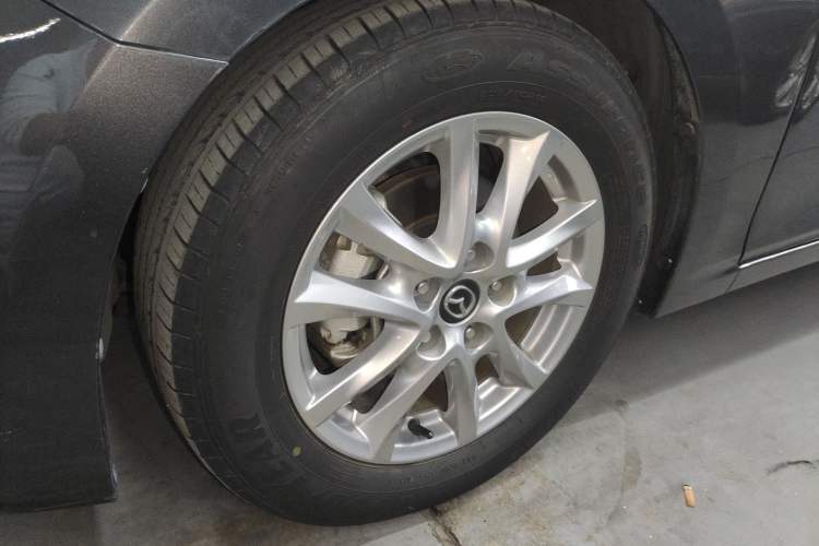 Used Mazda Mazda 3 Axela 2017 Hatchback 1.5L Automatic Luxury Model Emission Standard China V
