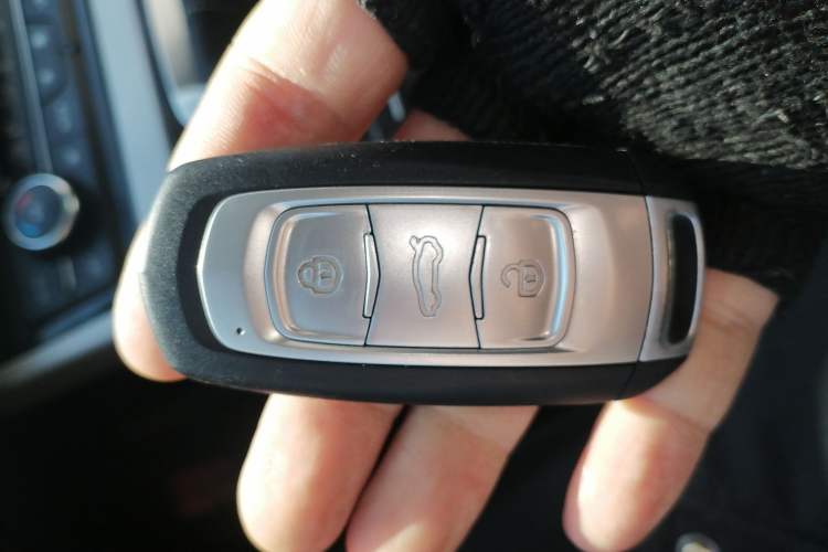 Used Geely Auto Emgrand X7 Sport 2016 1.8TD Automatic Smart Connectivity Version