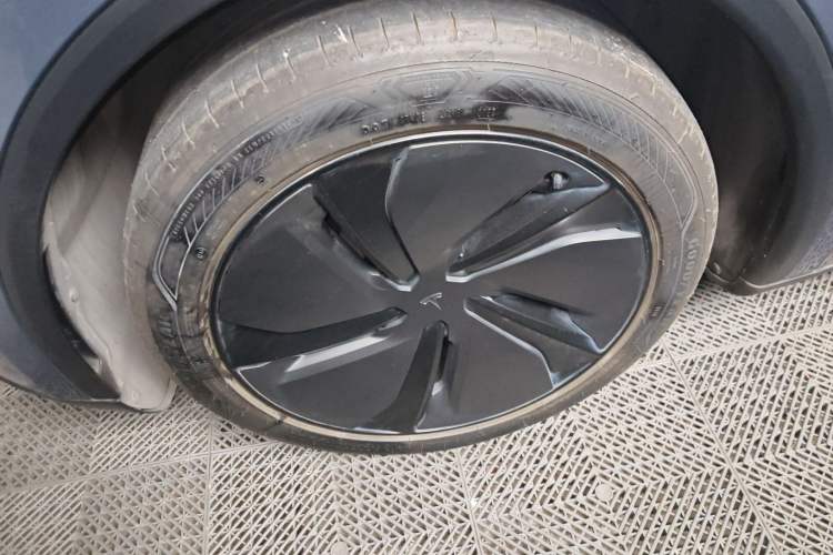 Used Tesla Model Y 2025 Rear-Wheel-Drive Version
