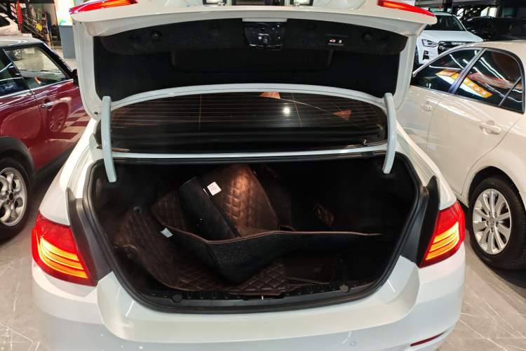 Used BMW 5 Series 2014 520Li Elegant Model