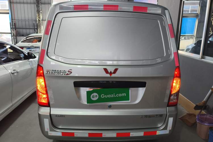 Used Wuling Rongguang S 2021 1.2L Standard Model Enclosed-Window Vehicle Power-Assist Version 2 Seats LSI
