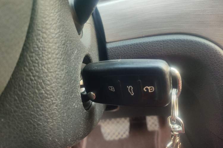 Used Volkswagen Lavida 2013 Revised Classic 1.6L Automatic Fashion Edition
