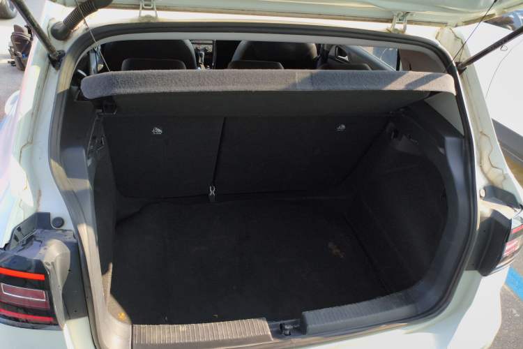 Used Volkswagen Tacqua 2021 200TSI DSG JoyConnect Edition
