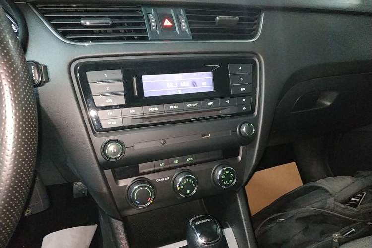 Used Skoda Octavia 2017 1.6L Automatic Chuanxing Edition
