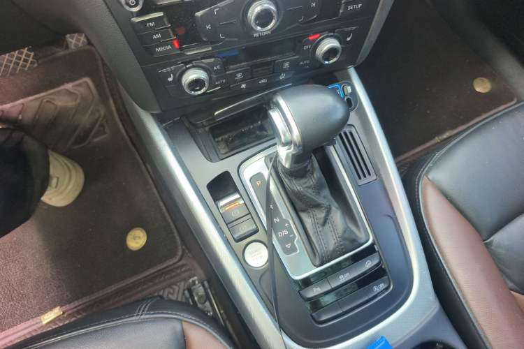 Used Audi Q5 2018 Collector's Edition 40 TFSI Technology Model