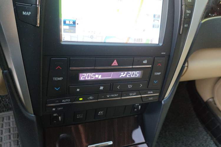 Used Toyota Camry 2015 Dual-Engine 2.5 HG Luxury Navigation Edition
