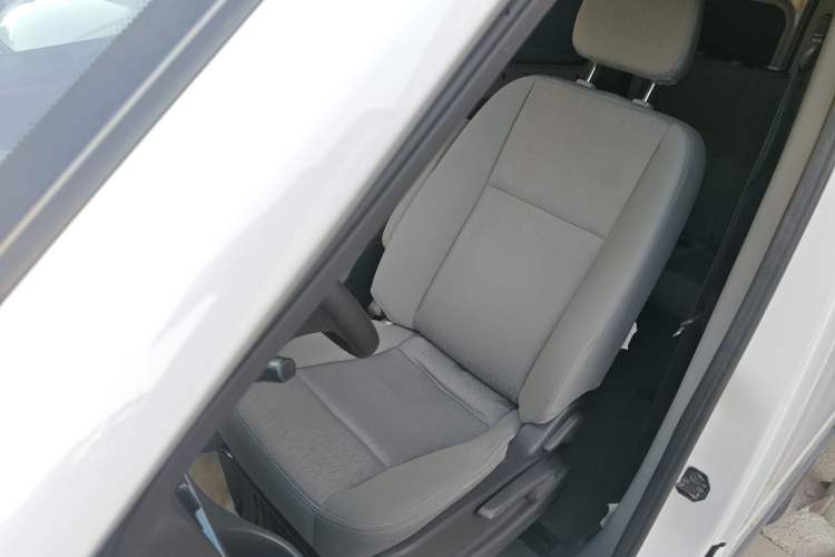 Used Foton Toano 2021 2.5T Automatic Tongtu Short Wheelbase Mid-Height 5-Seater D25TDIF1
