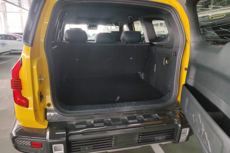 Used  G318 2025 Worry-Free Adventure Edition Four-Wheel Drive Secret Realm Version