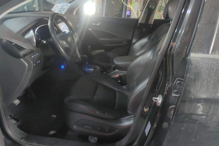 Used Hyundai Grand SantaFe 2013 3.0L 7-seat Four-Wheel-Drive Luxury Edition