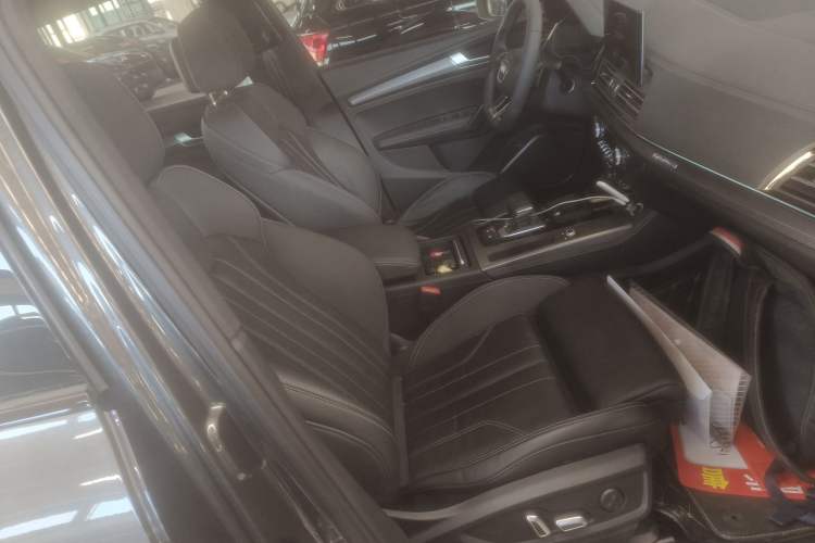 Used Audi Q5L 2023 40T Luxury Dynamic Model
