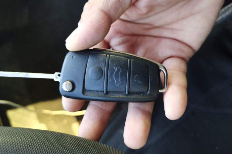 Used Chery QQ Ice Cream 2022 120km Conical Shape Lithium Iron Phosphate
