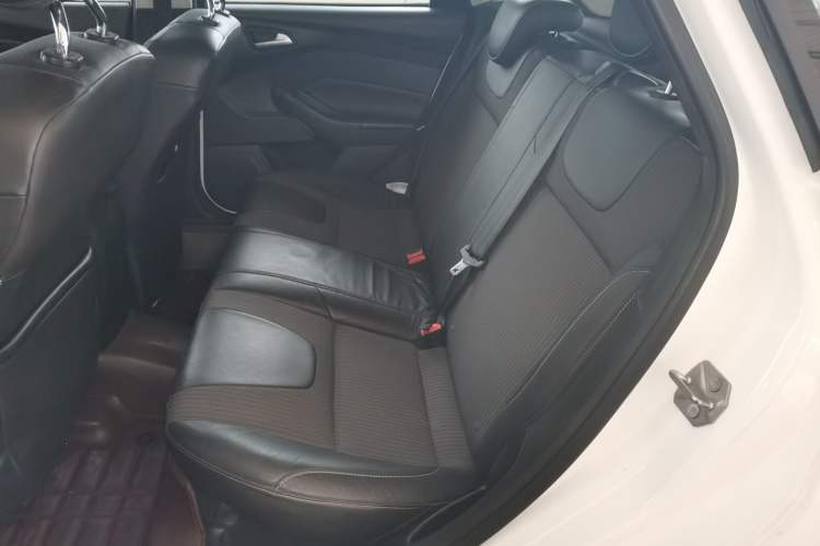 Used Ford Focus 2012 Hatchback 1.6L Automatic Fashion Edition