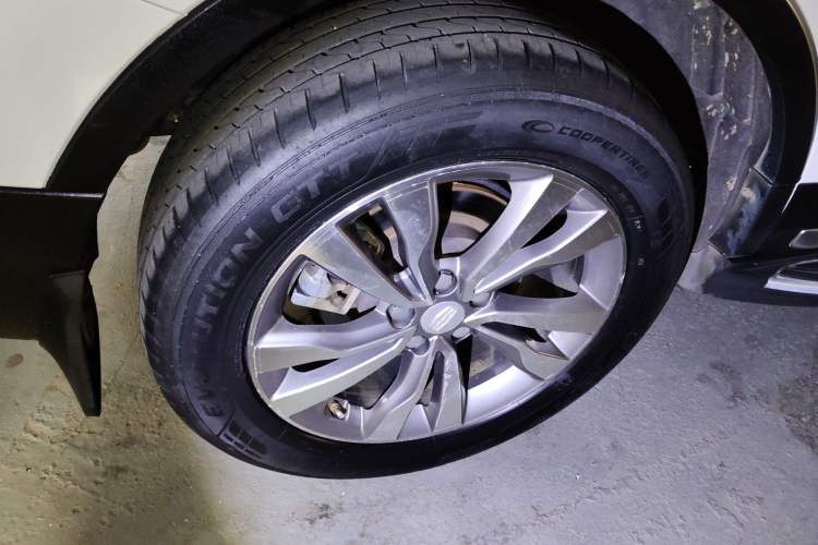 Used Geely Auto Emgrand X7 Sport 2016 1.8TD Automatic ZhiZun Version
