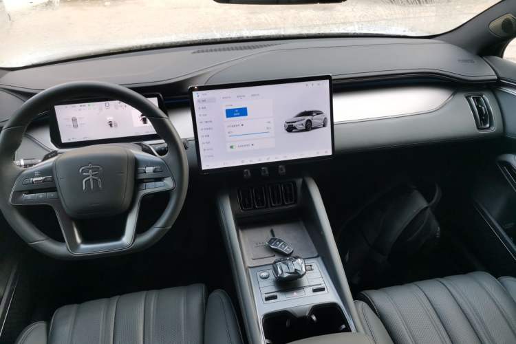 Used BYD Song L EV 2025 Intelligent Driving Version 662 km LiDAR Excellence Edition
