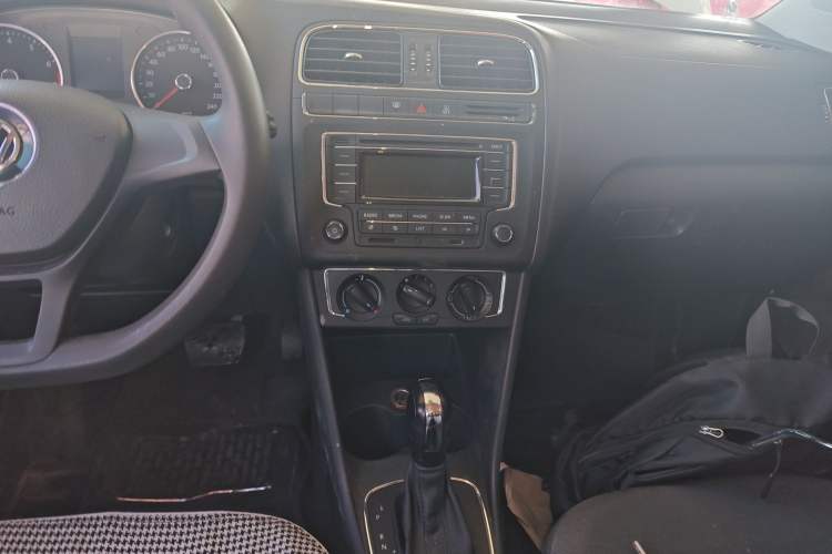 Used Volkswagen Polo 2014 1.6L Automatic Comfort Edition
