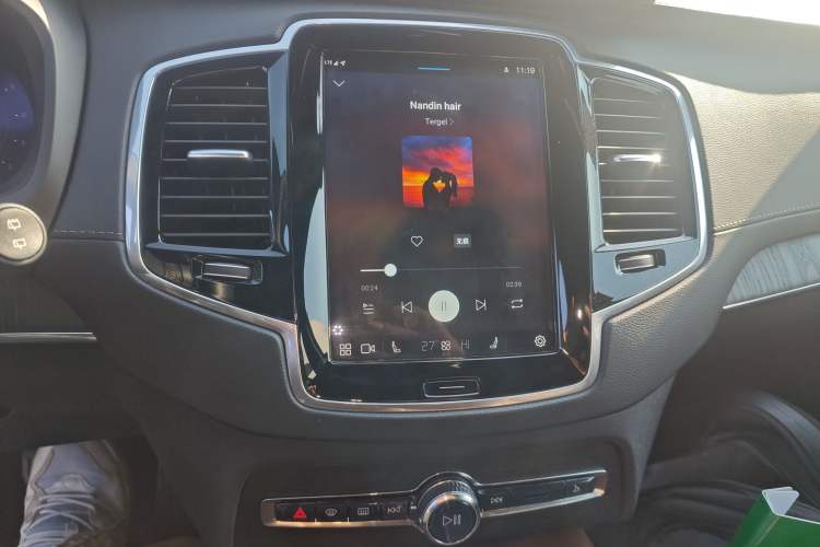 Used Volvo XC90 2023 B6 Zhiya Luxury 7-Seater
