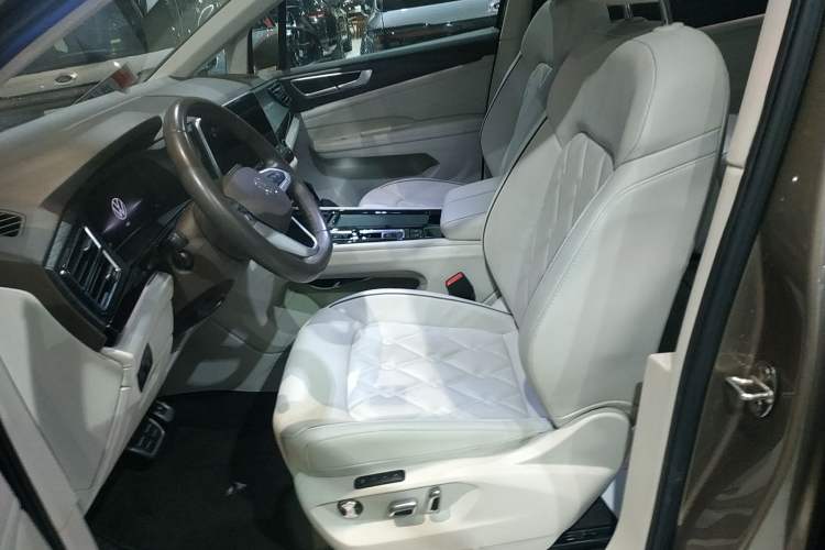 Used Volkswagen Viloran 2022 380TSI Prestige Edition
