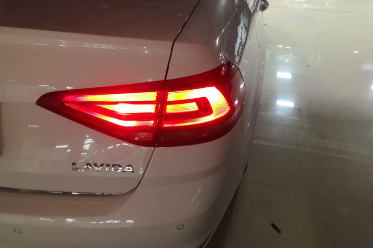 Used Volkswagen Lavida 2017 1.6L Automatic Comfort Edition