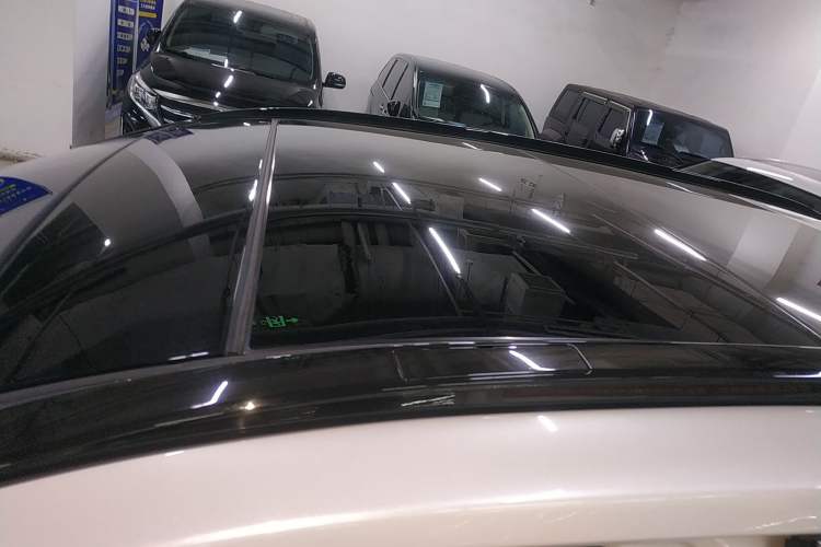 Used Toyota RAV4 2023 2.0L CVT Two-Wheel Drive 20th Anniversary Platinum Edition
