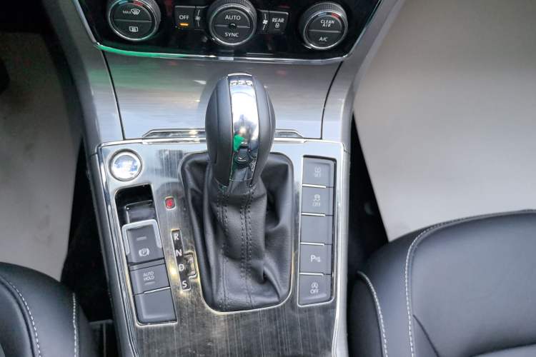 Used Volkswagen Passat 2017 330TSI DSG Luxury Edition
