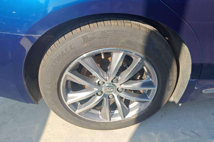 Used Infiniti Q50L 2018 2.0T Comfort Edition China VI Standard
