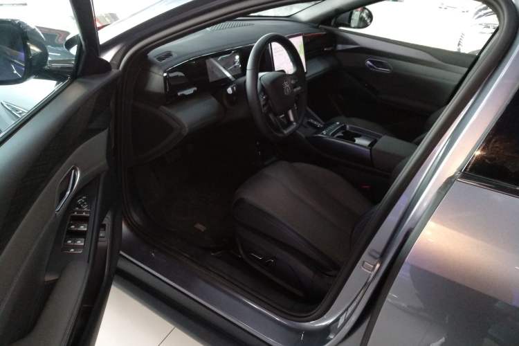 Used BYD Qin L 2025 EV 545KM Beyond Version
