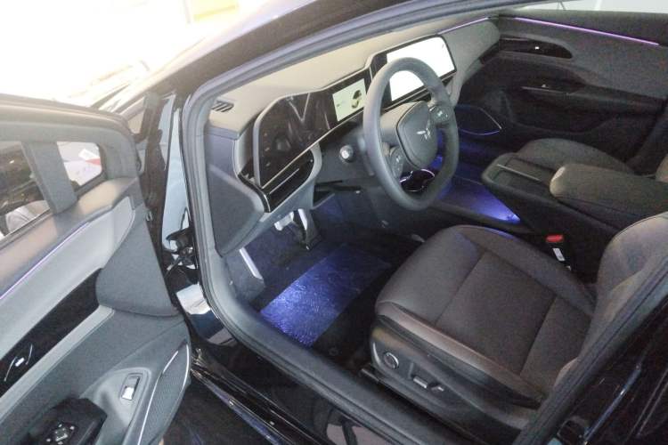 Used Hongqi EH7 2025 600 Smart Selection Edition
