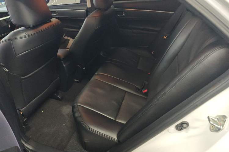 Used Toyota Levin 2016 Dual-Engine 1.8H GS E-CVT Elite Model with Sunroof
