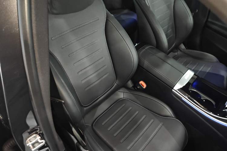 Used Mercedes-Benz C-Class 2024 Facelifted C-Class 260 L Night Edition Sports Version