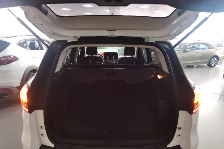 Used Ford Kuga 2019 EcoBoost 180 Two-Wheel Drive Titanium Plus Model China V Standard
