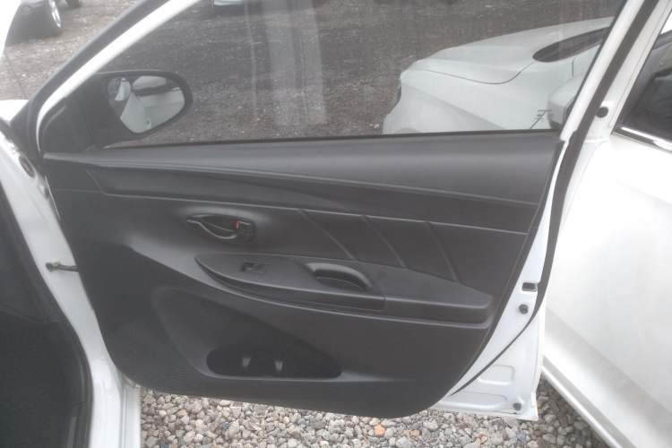 Used Toyota YARiS L 2016 Revised 1.5E CVT Charming Edition
