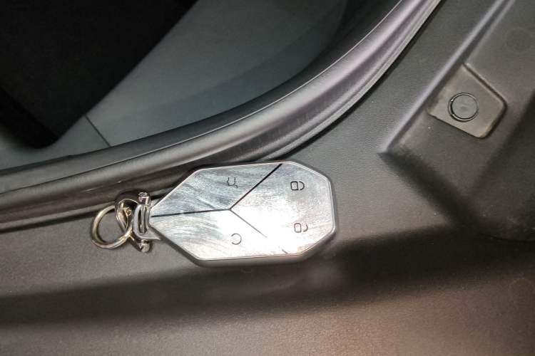 Used  Titanium 3 2025 501 km All-Wheel Drive Intelligent Driving Max Edition
