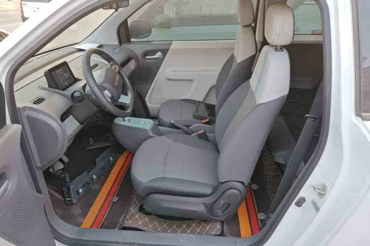 Used  Lumin 2025 210 km Fragrant Edition
