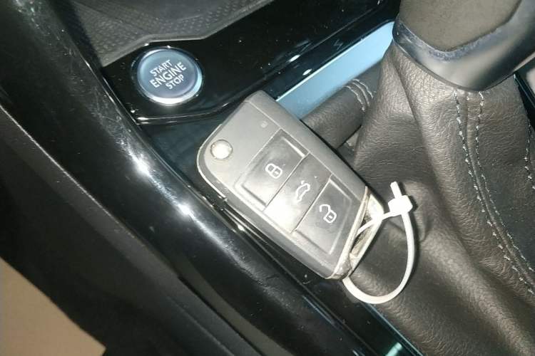 Used Volkswagen T-ROC 2023 300TSI DSG Two-Wheel Drive Starlight Edition