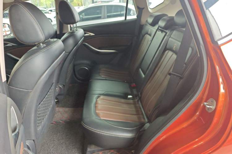 Used BYD Song 2016 GaiShi Edition 1.5TID Automatic Elite Model
