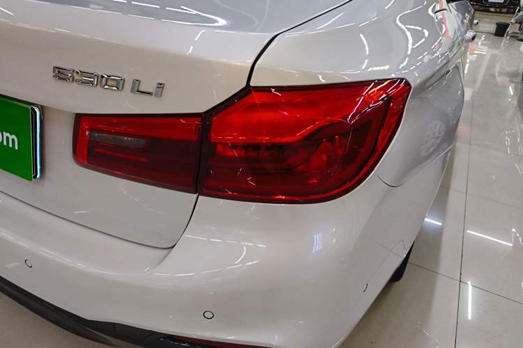 Used BMW 5 Series 2018 Restyled 530Li Leading Edition M Sport Package
