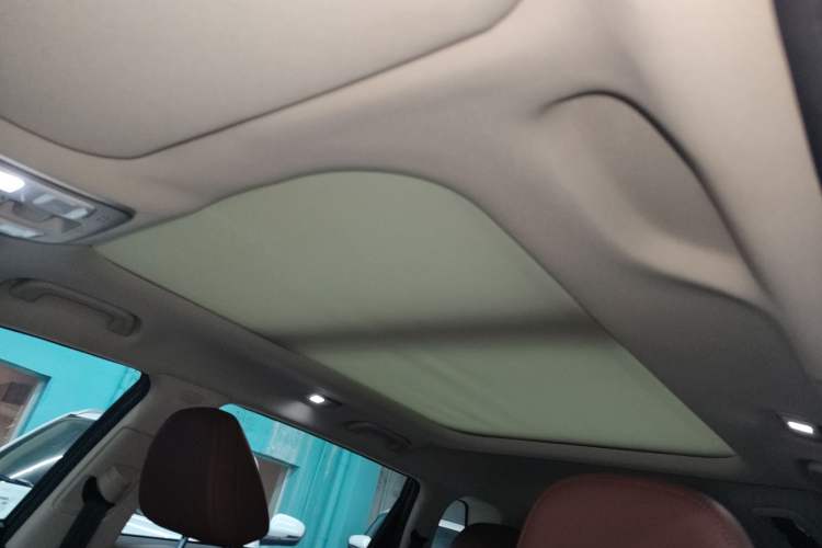 Used Geely Auto Emgrand X7 Sport 2018 1.8TD Automatic Two-Wheel Drive ZhiZun Model with 4G Connectivity