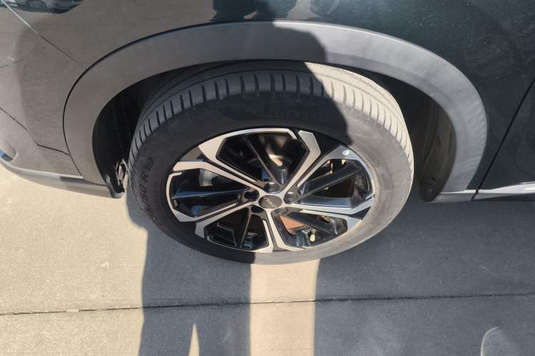 Used Dongfeng Aeolus Huge 2022 Mach Dual-Motor 1.5T MHD Dare-to-Dream Edition