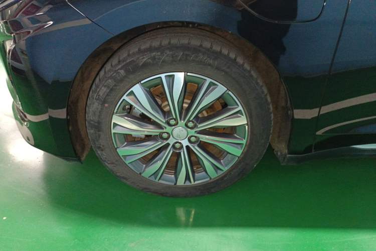 Used Hongqi E-QM5 2022 431 km Charge & Enjoy Edition