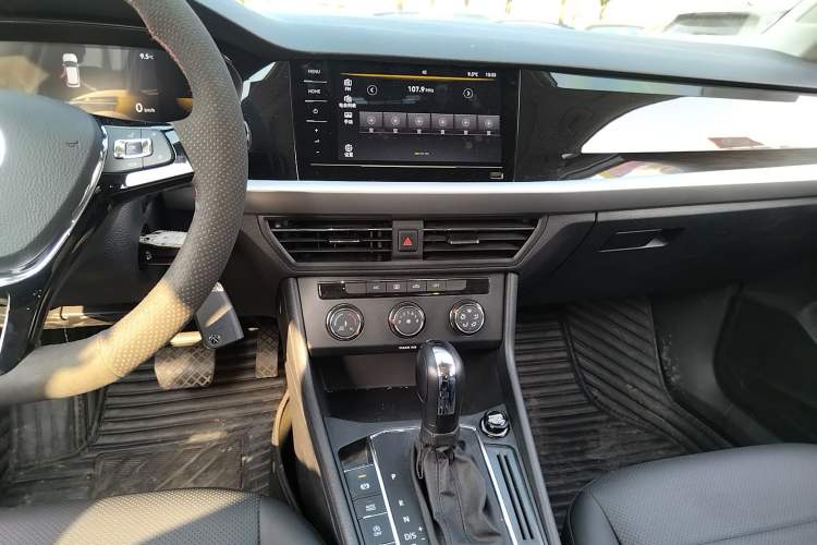 Used Volkswagen Lavida 2022 1.5L Automatic Comfort Edition
