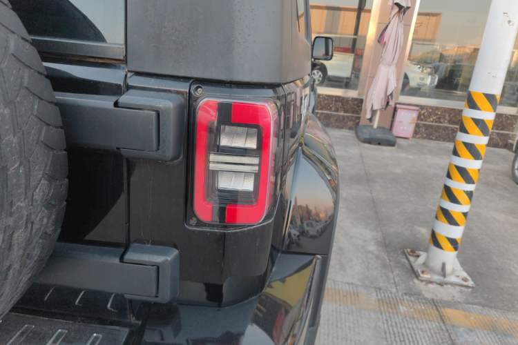 Used  BJ40 2018 PLUS 2.3T Automatic Four-Wheel Drive Premium Edition China V
