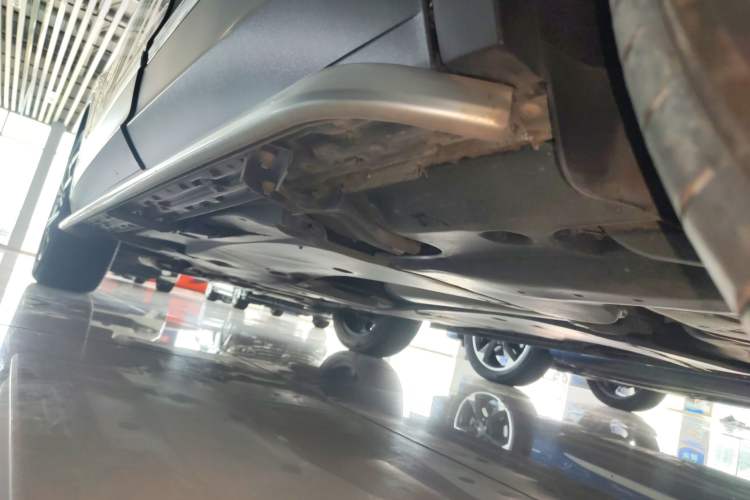 Used Volkswagen Tiguan L 2019 Revised 330TSI Automatic Two-Wheel Drive Smart & Luxury Edition China VI Standard