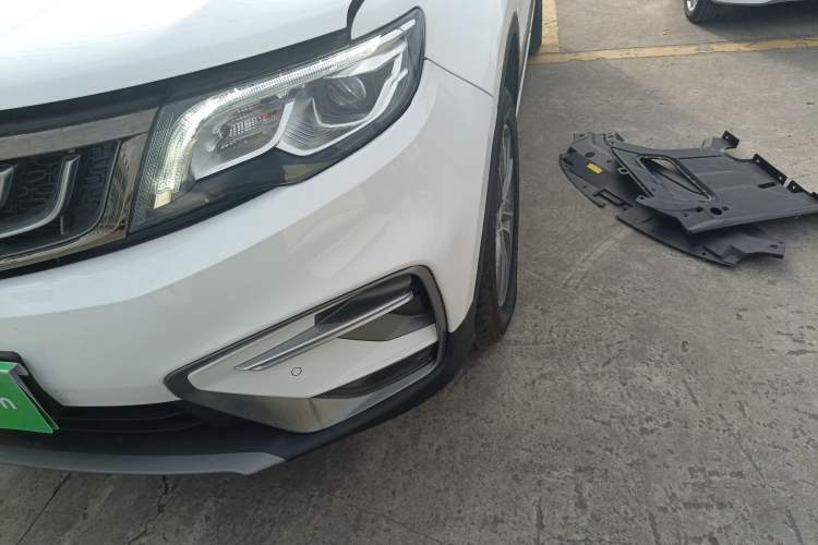 Used Geely Auto Emgrand X7 Sport 2018 1.8TD Automatic Two-Wheel Drive Smart 4G Connected Version
