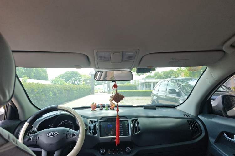 Used Kia Sportage R 2014 2.0L Manual Two-Wheel Drive GL Trim
