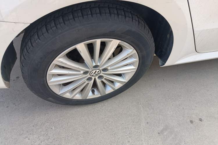 Used Volkswagen Gran Lavida 2013 1.6L Automatic Comfort Model
