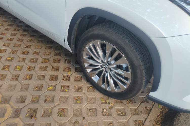 Used Toyota Highlander 2024 2.5L Smart Electric Hybrid Dual-Engine Four-Wheel Drive Prestige Version – 7 Seats
