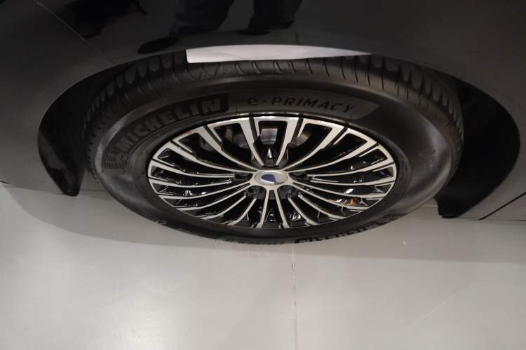 Used Denza D9 2024 DM-i 1050 Luxury Model